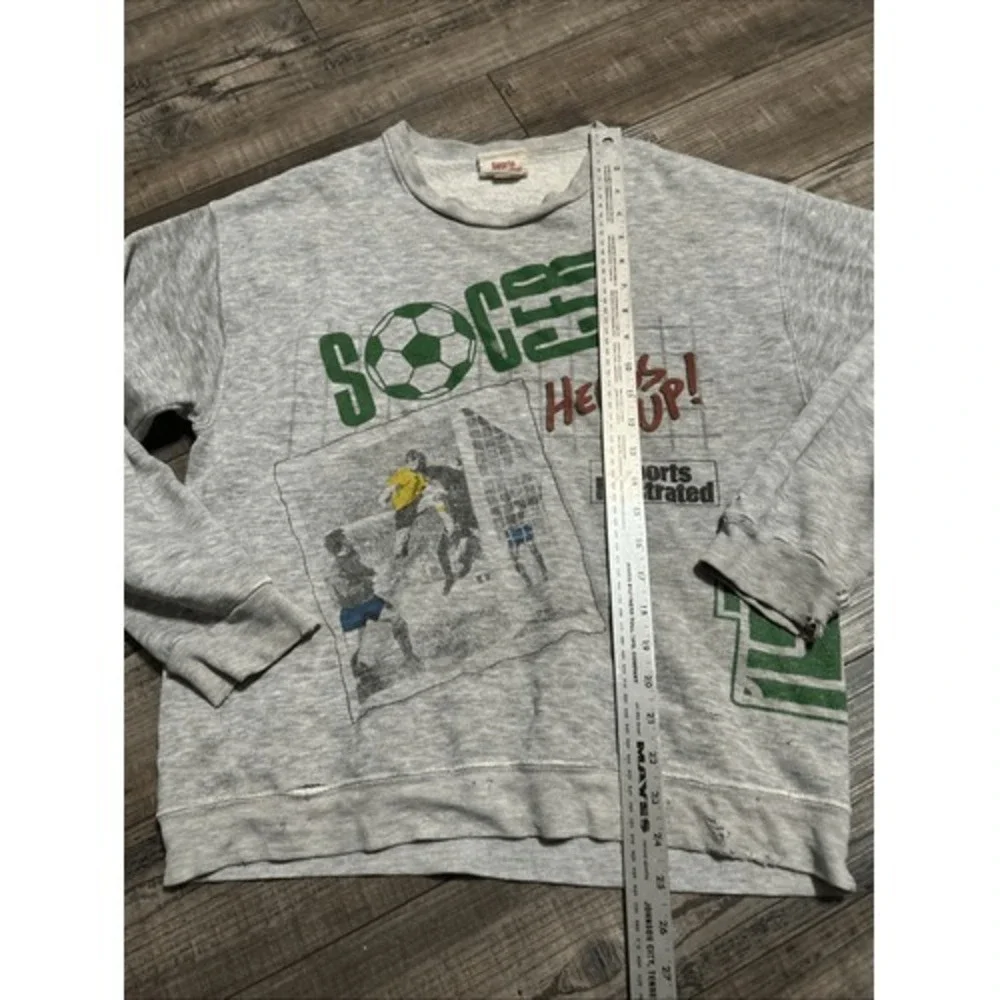 Vintage 90s Sports Illustrated Gray Sweatshirt‎  L Soccer Rare USA Distressed